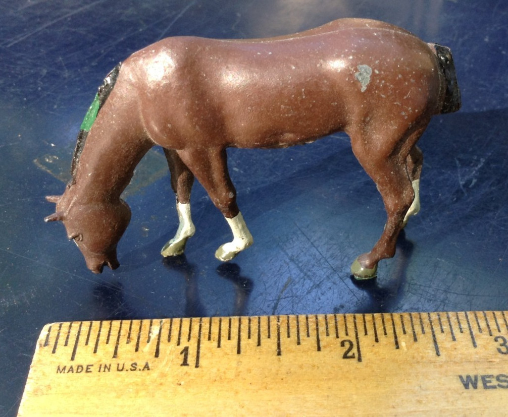 Britains Metal Grazing Horse Bay Brown Lead Figurine England -see pics