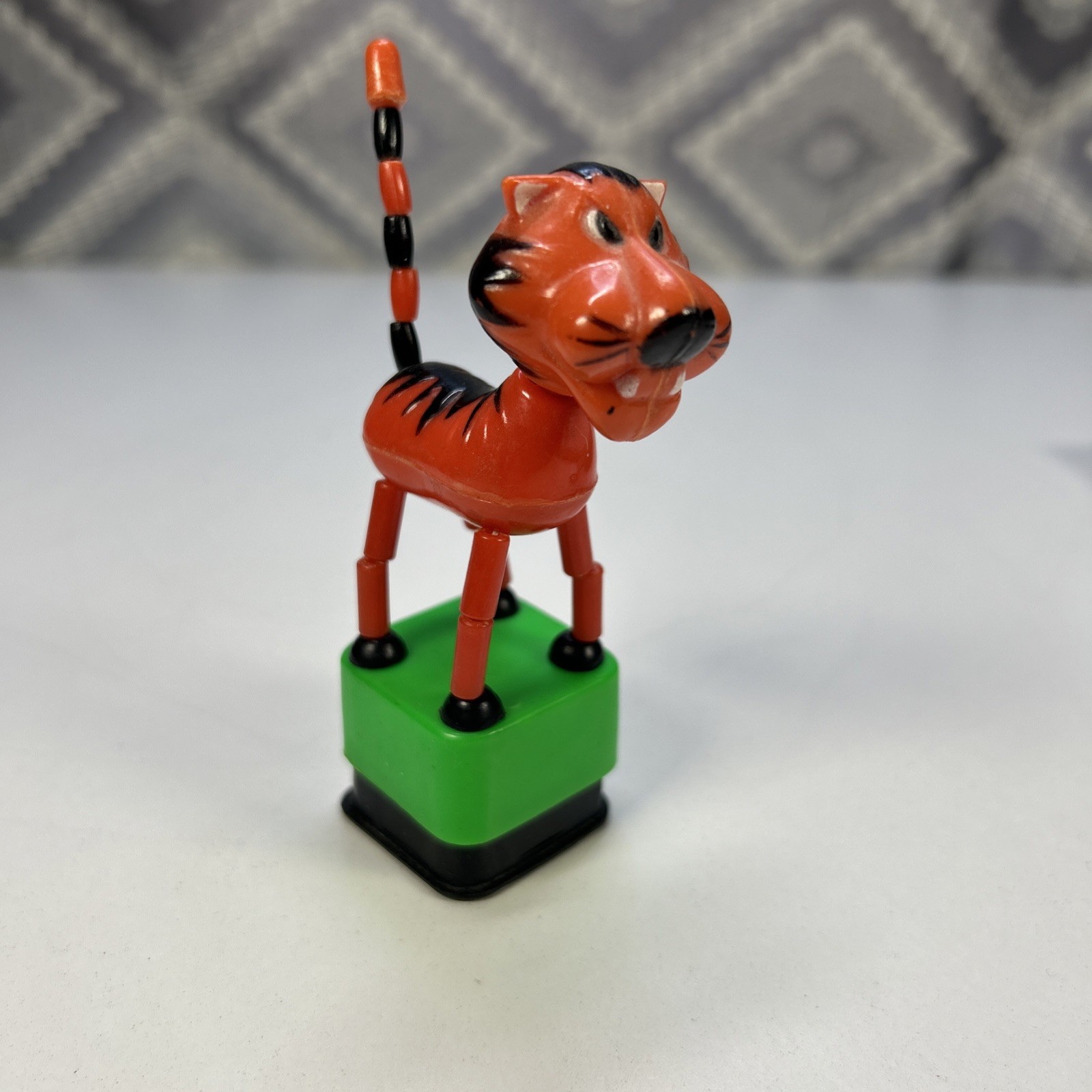 Tiger Push Thumb Puppet TM Made in China