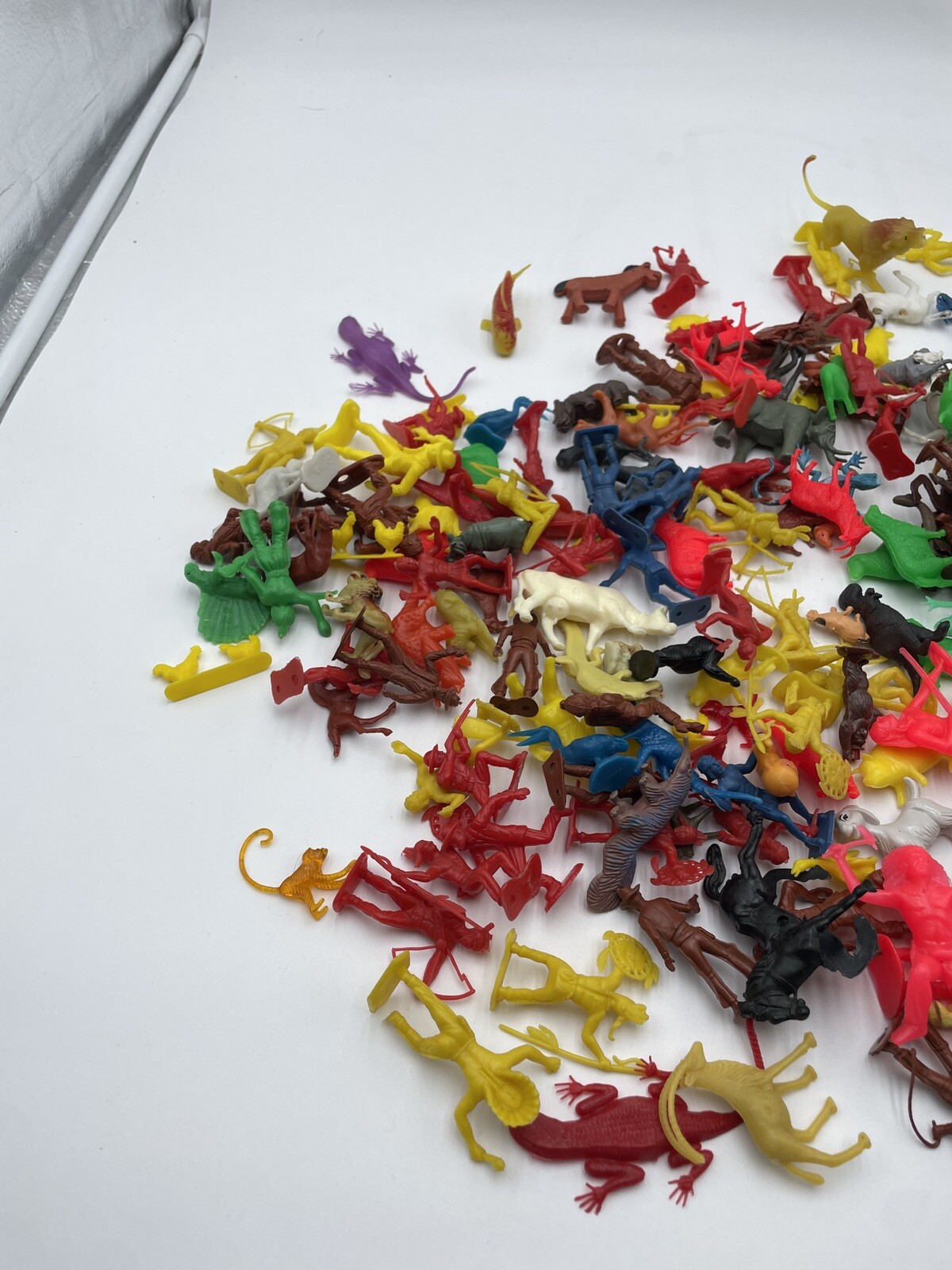 Vintage Mix Rubber Plastic Cowboys Indians Figure Collection LOT Animals 175