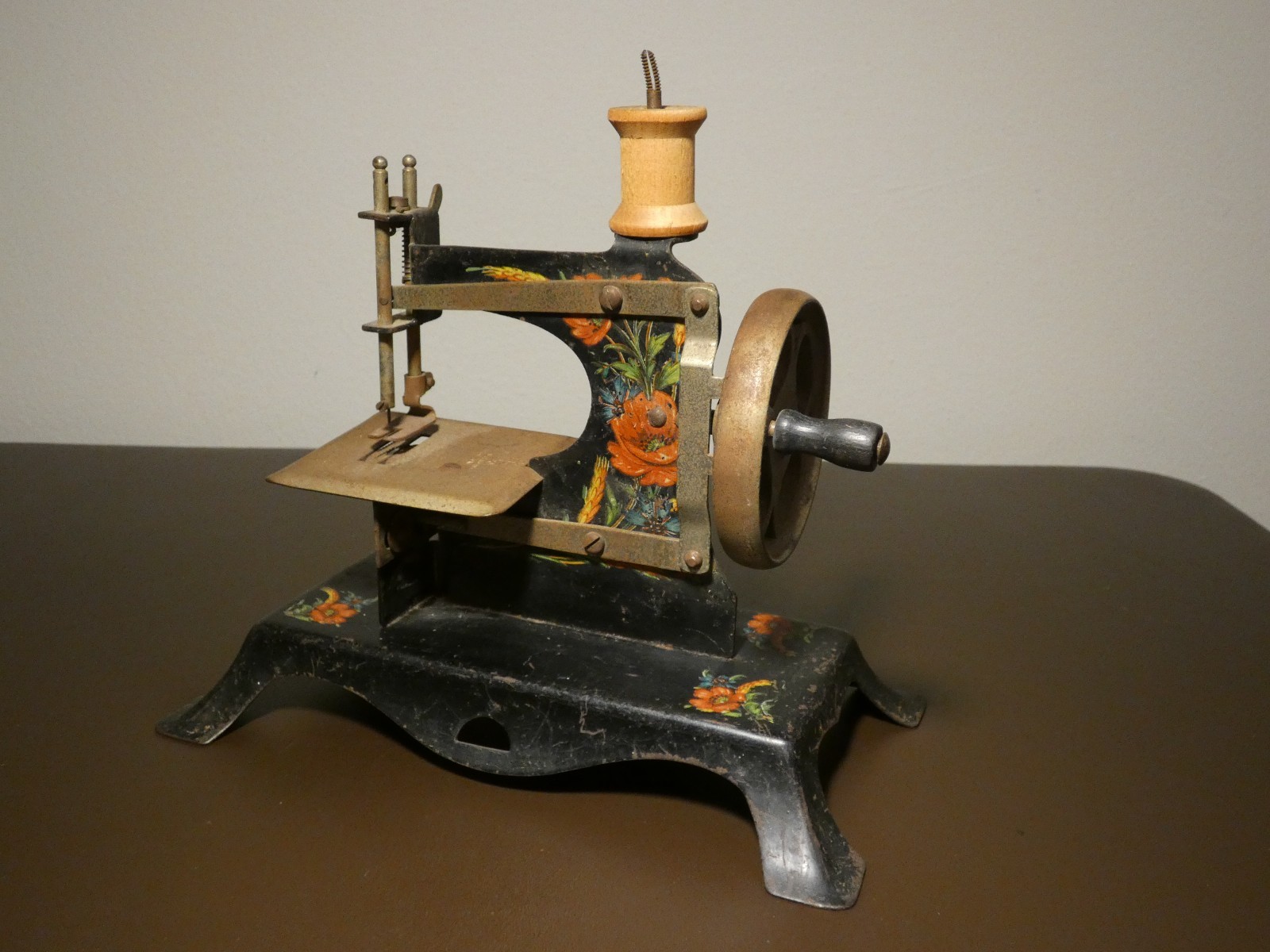 1930’s Casige British Zone Germany Toy Sewing Machine Tole Floral Decoration