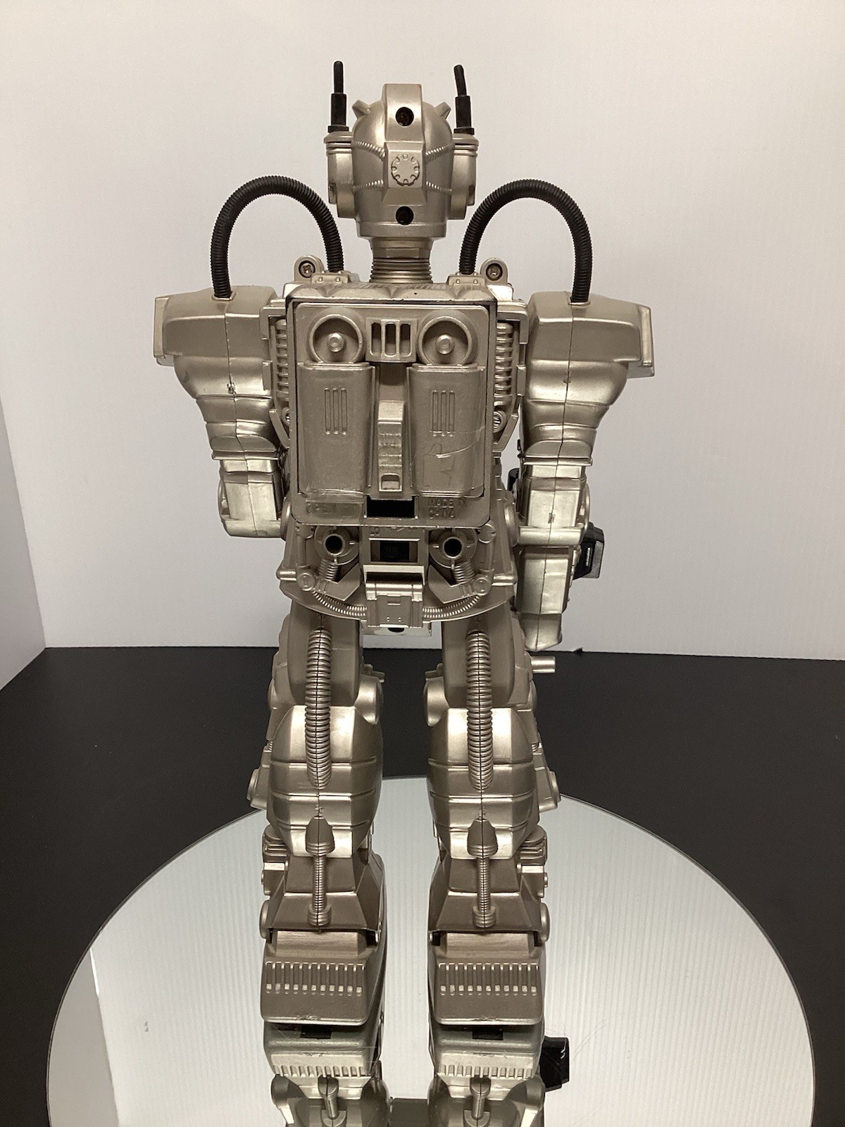 1993 Voice Activated Silver Royal Condor S.R.M.Robot NOT WORKING