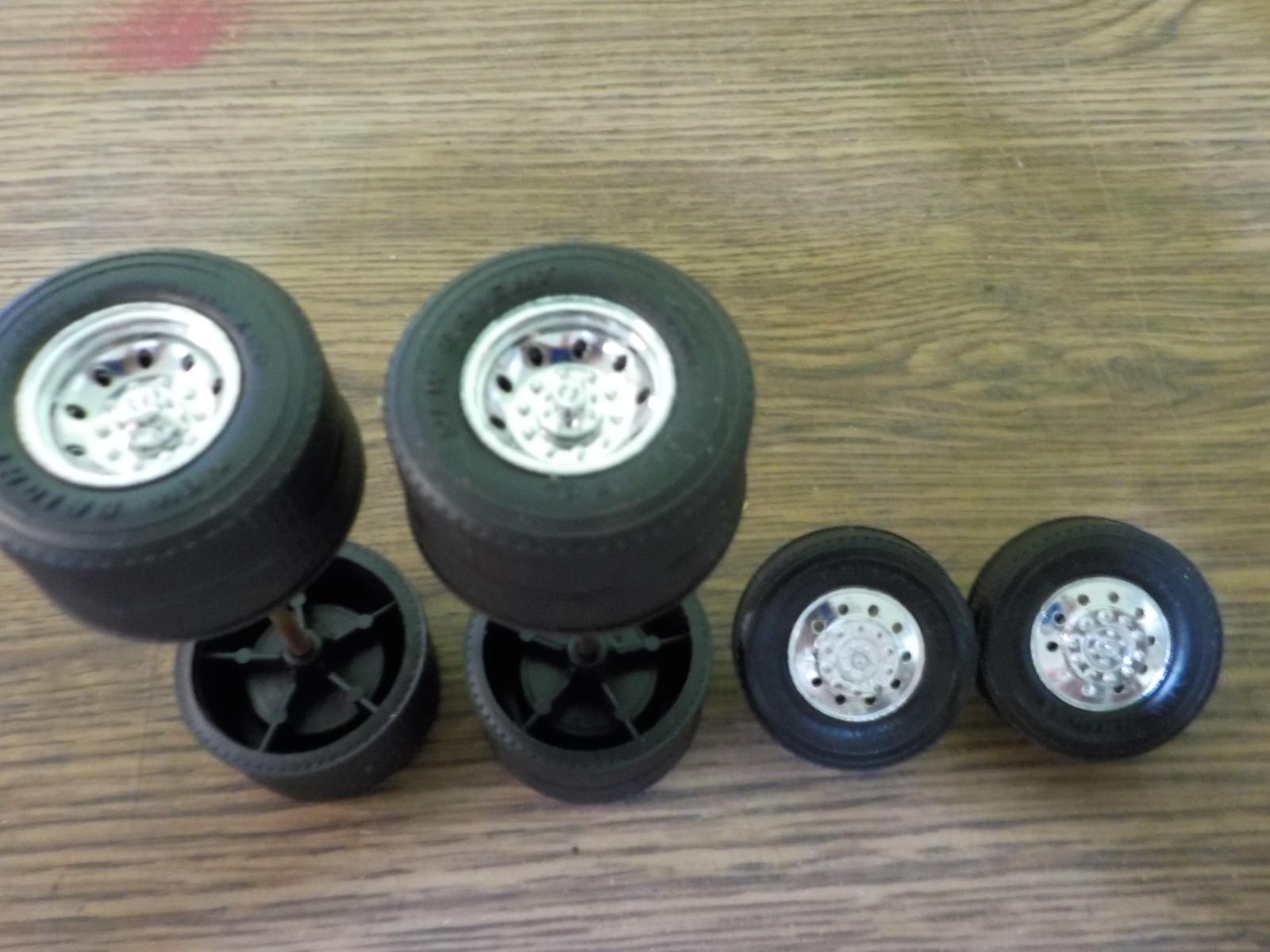 vintage new bright co 1991 4 rubber tires 11r 24.5 for parts