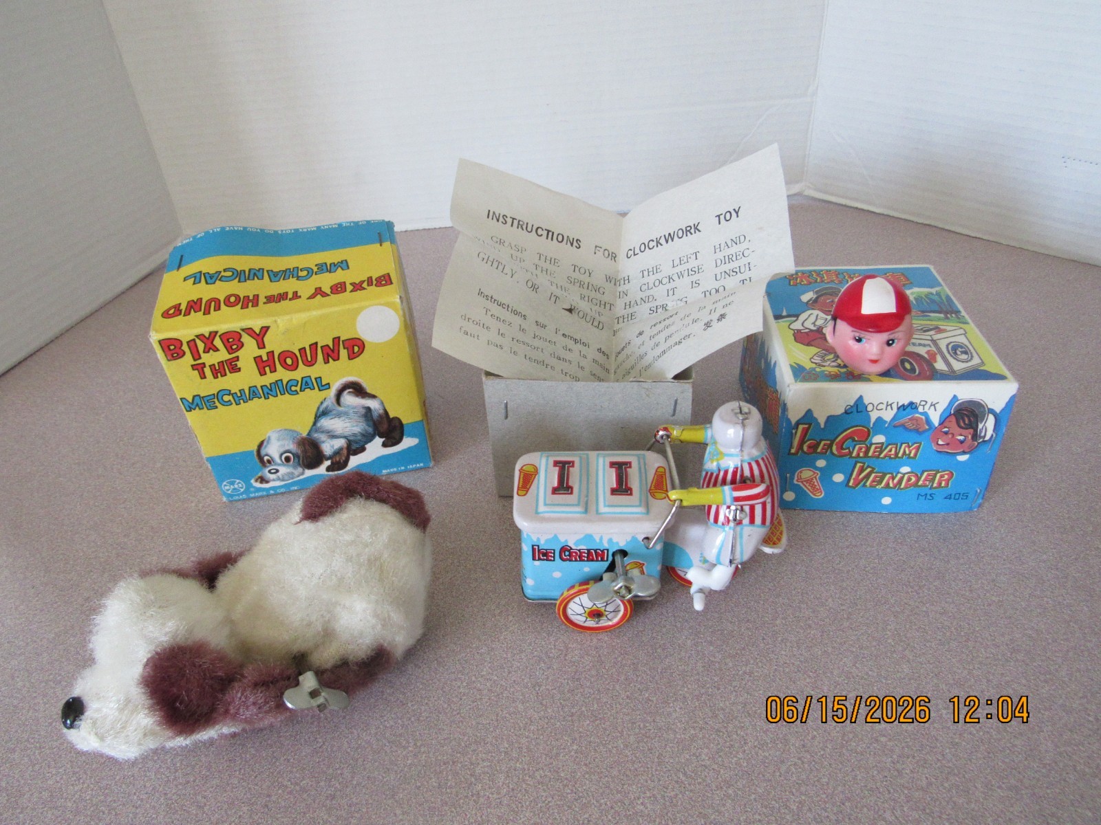 Vtg Repro Clockwork Ice Cream Vendor Metal Wind Tin Up Toy Kitsch Graphics+ pup