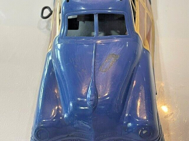 2533 – Vintage Woodie 1947 Chrysler Blue Town Country Wind Up! Works!