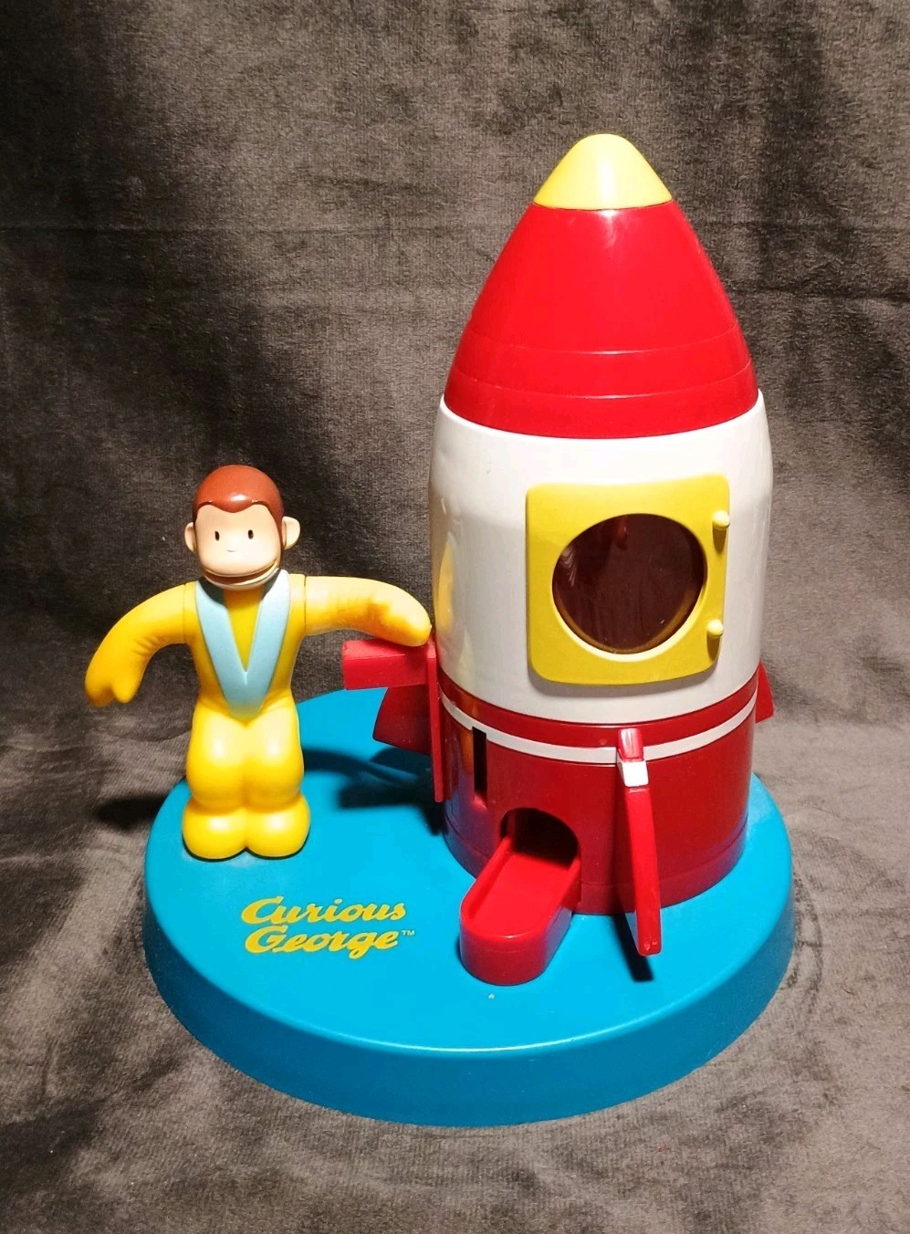CURIOUS GEORGE Rocketship Coin Bank/ Gumball Dispenser/Machine Plastic 8 X 7.75″