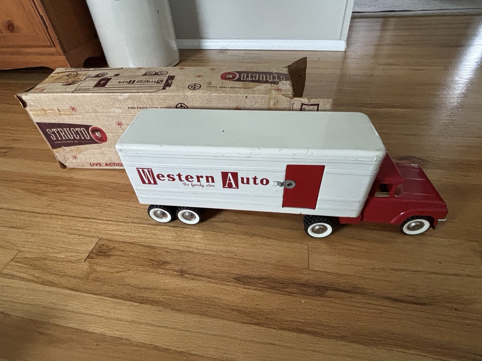 Structo Western Auto Deluxe Van Truck Vintage Tin Toy with Original Box