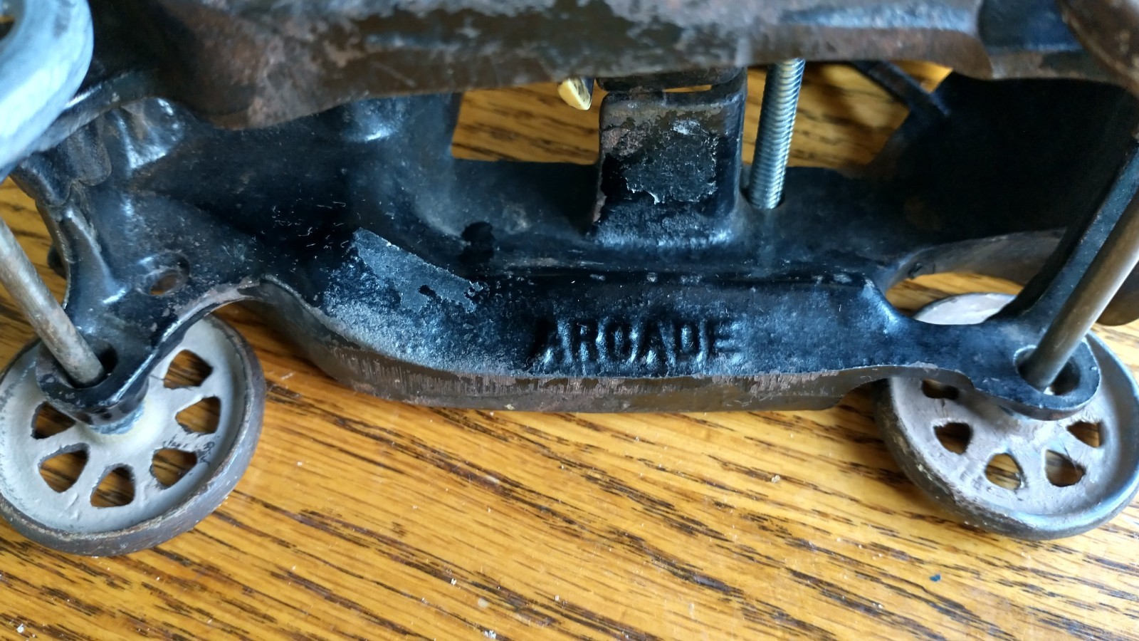 Antique 1920s Arcade Cast Iron Model T 4 door Touring Car