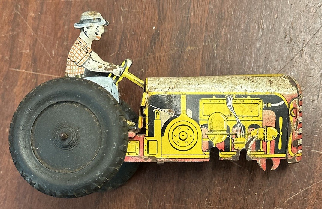 RARE USA COURTLAND LITHOGRAPHED TIN “MECHANICAL TRACTOR” c.1950’s TOY PARTS ONLY