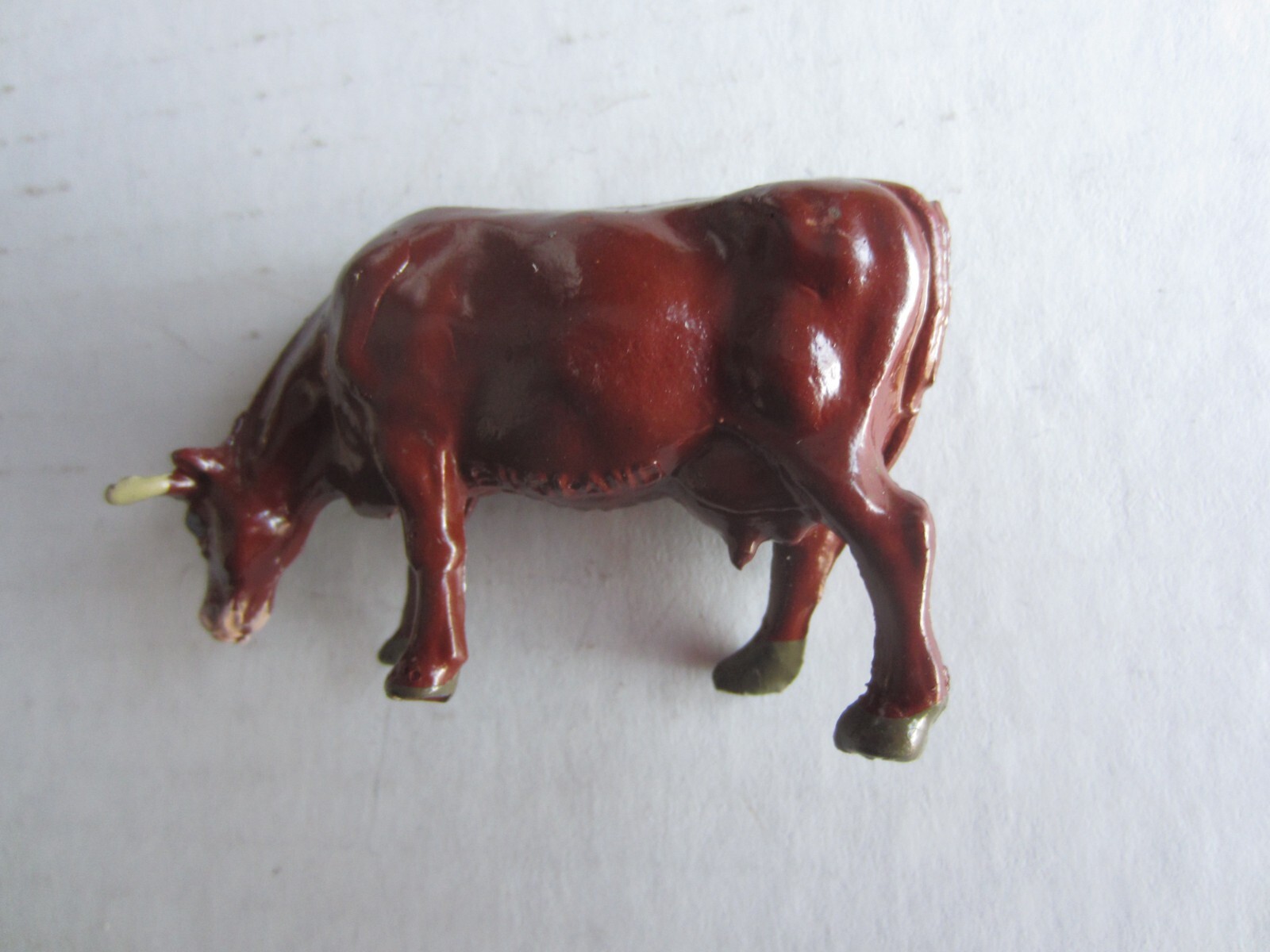 Unbranded Lead Brown Bull Made in England 2 3/4 Inches Long, 1 1/2 Inches High