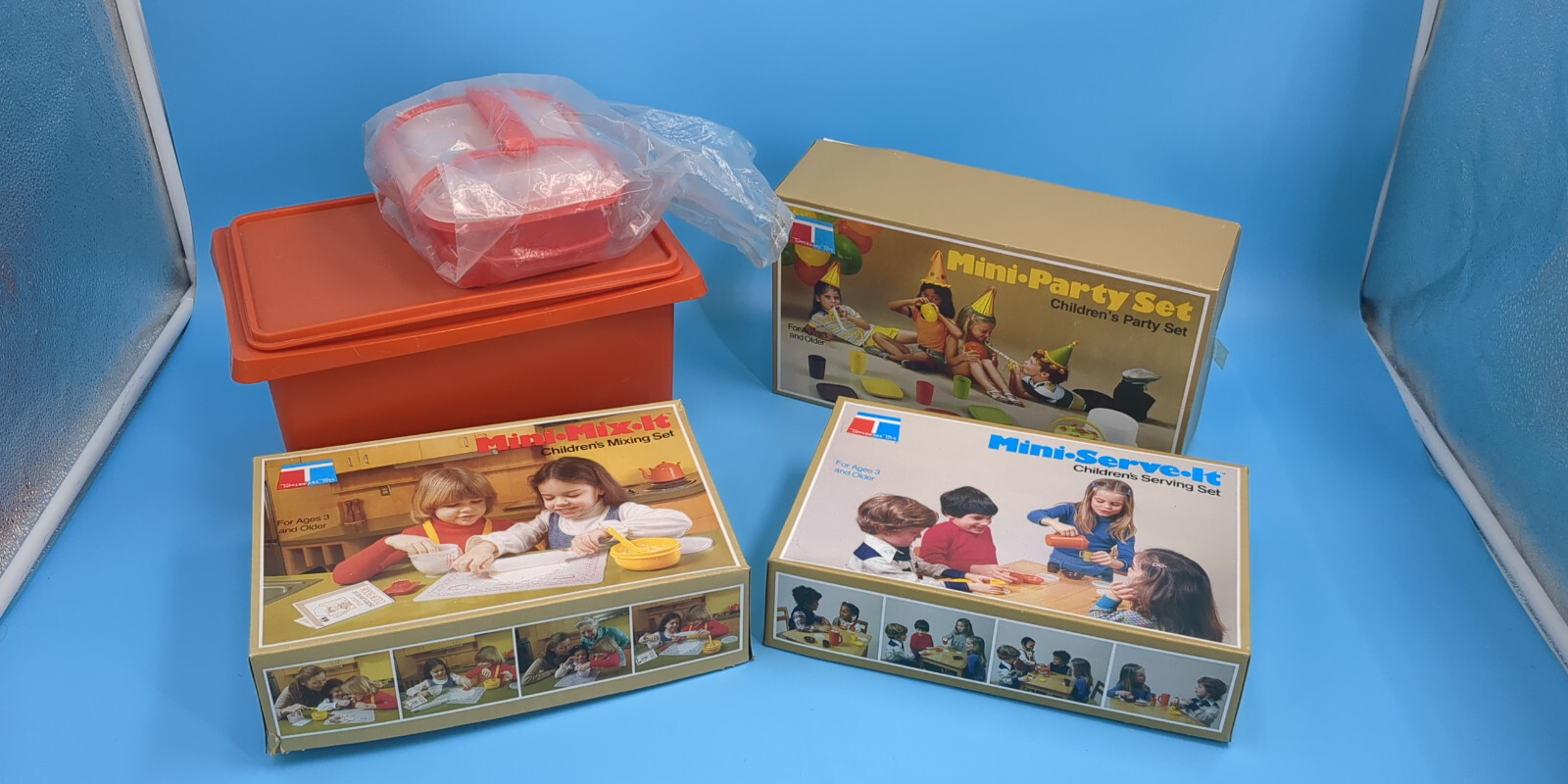 Tupperware Mini Party Set Mix-it Serving Set w/ Carry All & Two Mini Pak n Take
