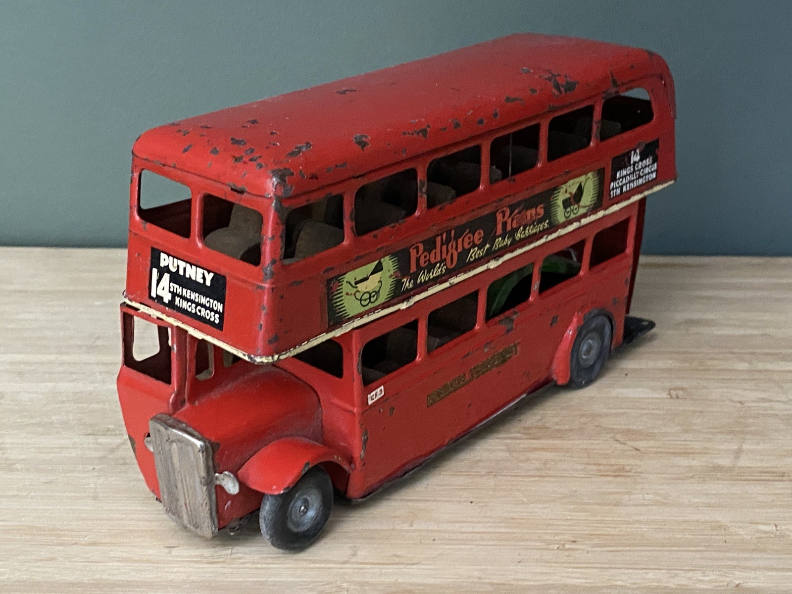 Triang Minic 60M DOUBLE DECKER BUS PEDIGREE PRAMS / PENGUIN – PUSH N GO.