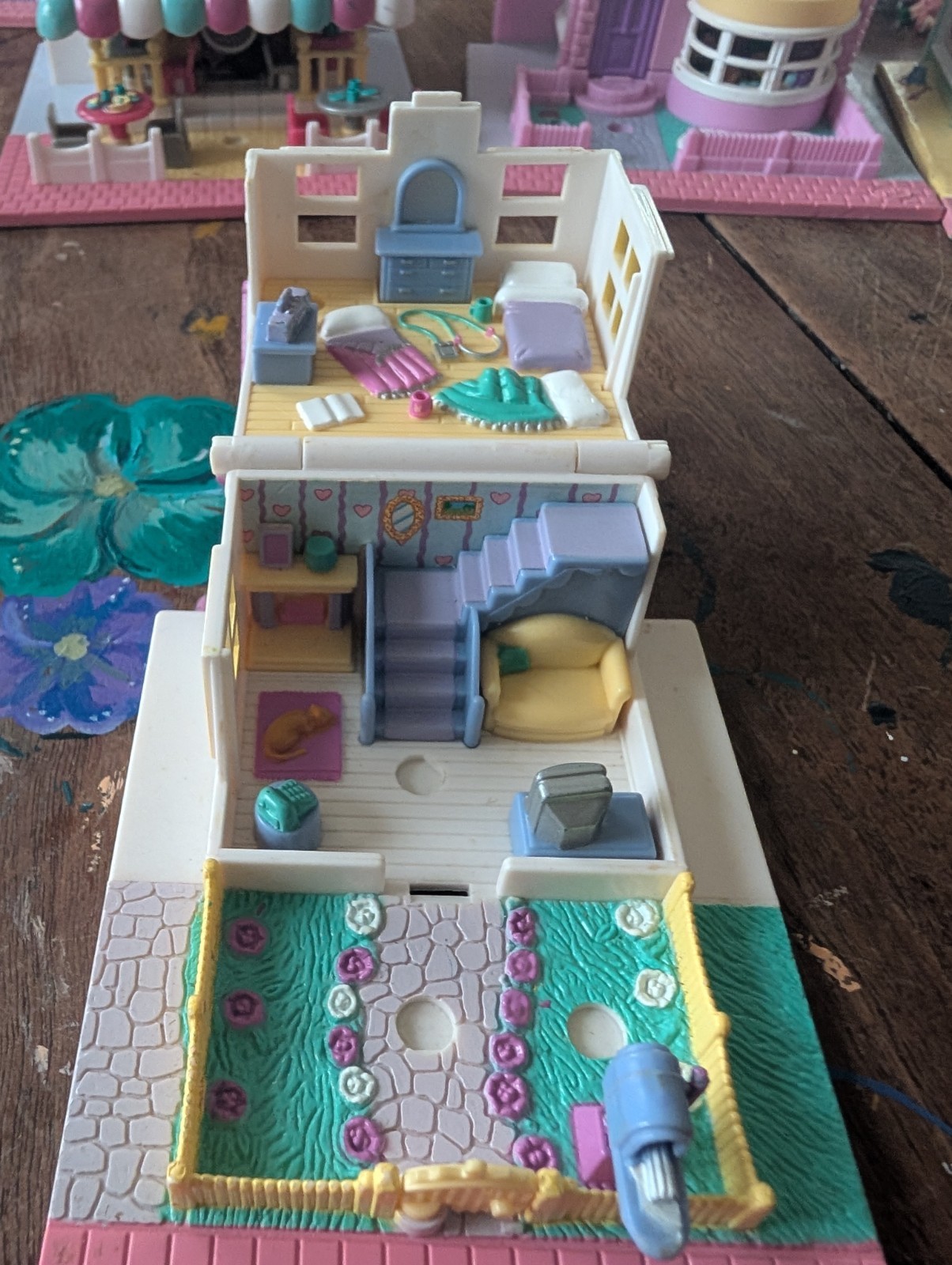 Vintage Polly Pocket Cozy Cottage With 2 Figures