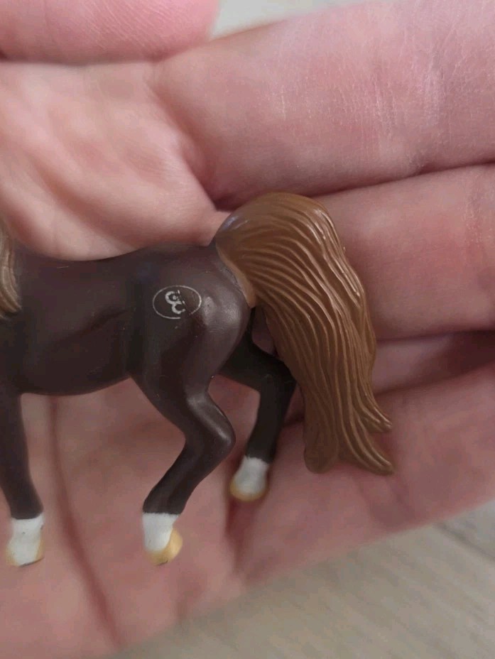 6 x 1996 EMPIRE HORSE BUNDLE OF FIGURES small toys GREY / BROWN / TAN / WHITE