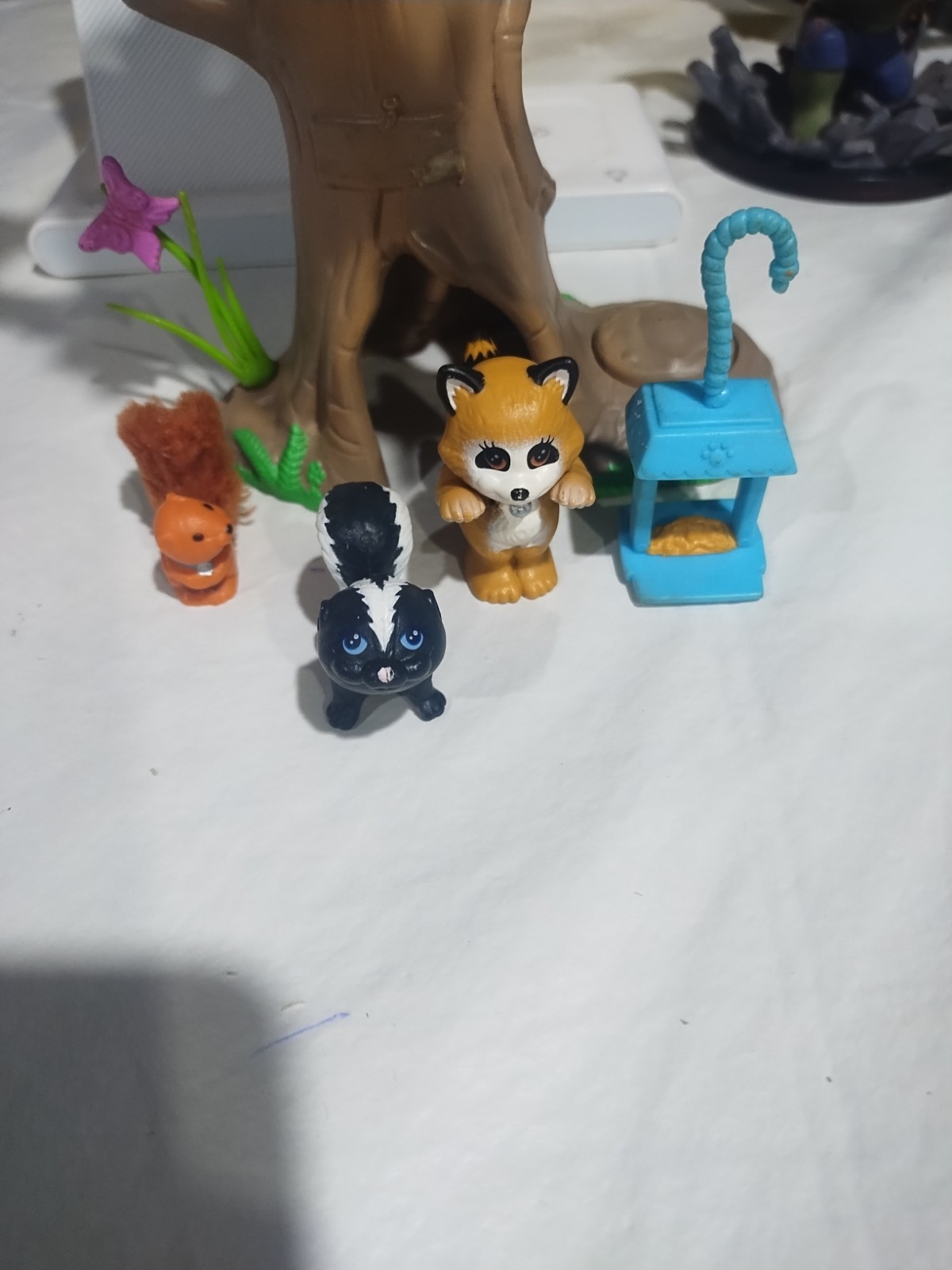 Vintage Littlest Pet Shop 1994 Chirpy Tree Friends with Woodsy Home