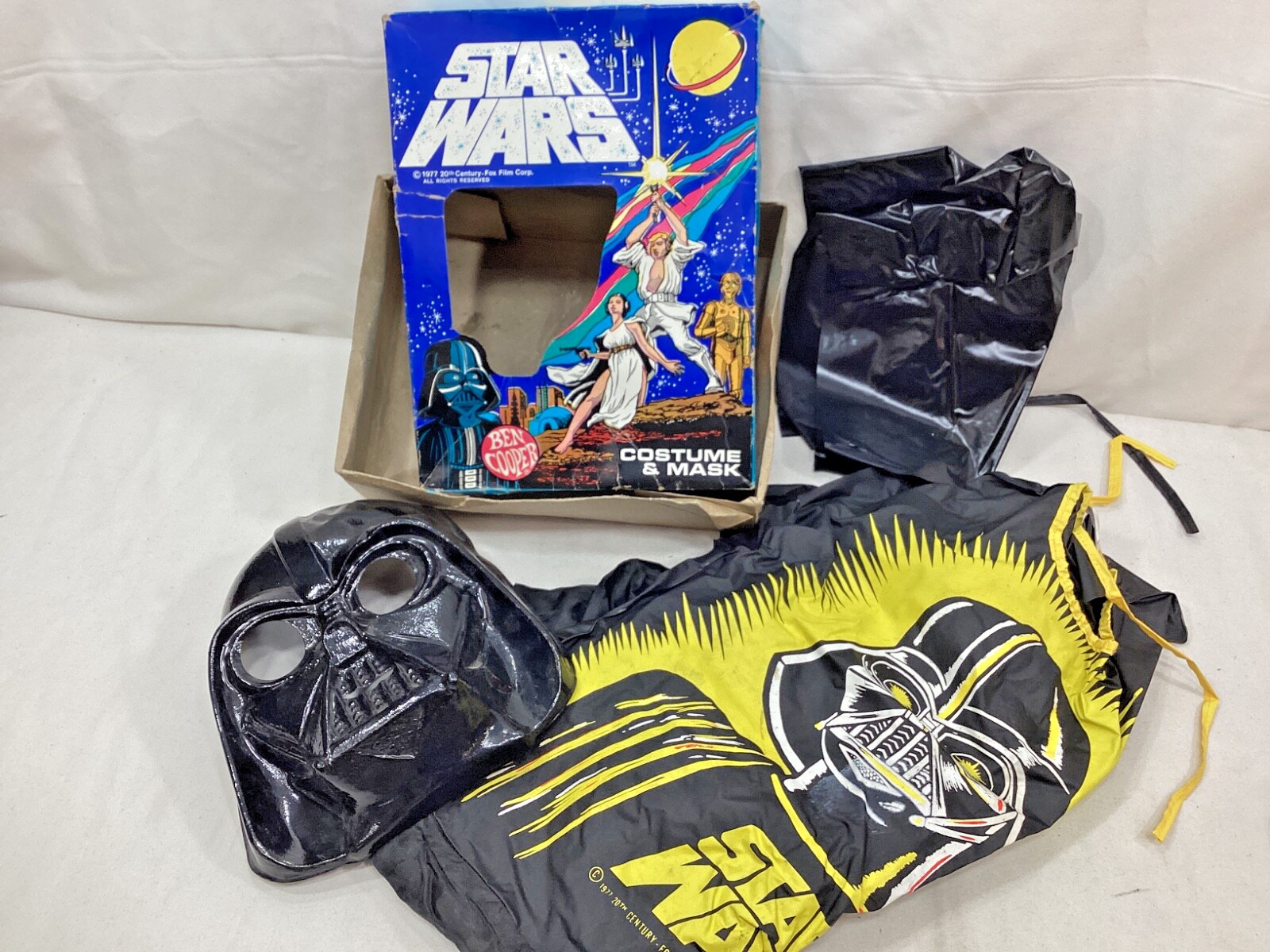 1977 Ben Cooper Star Wars Darth Vader Costume &Mask Halloween Size Medium FREESP