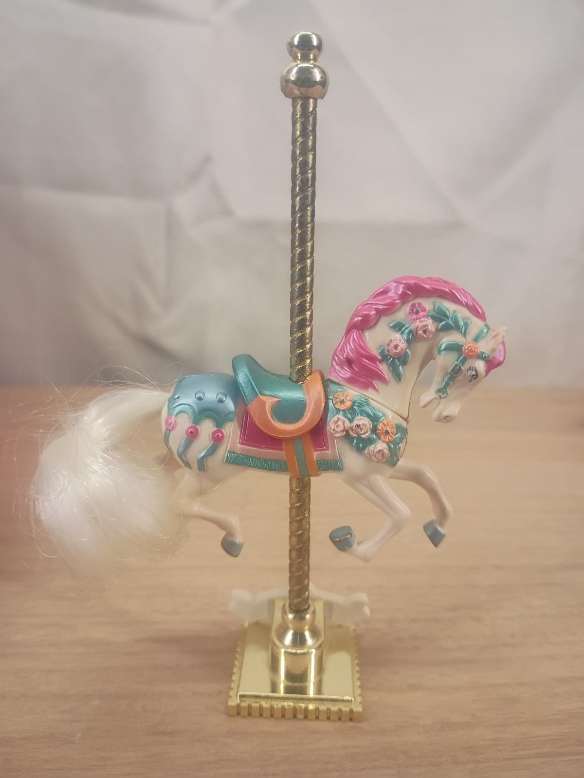 Vintage 1989 Matchbox Musical Carousel Complete With 10 Horses READ