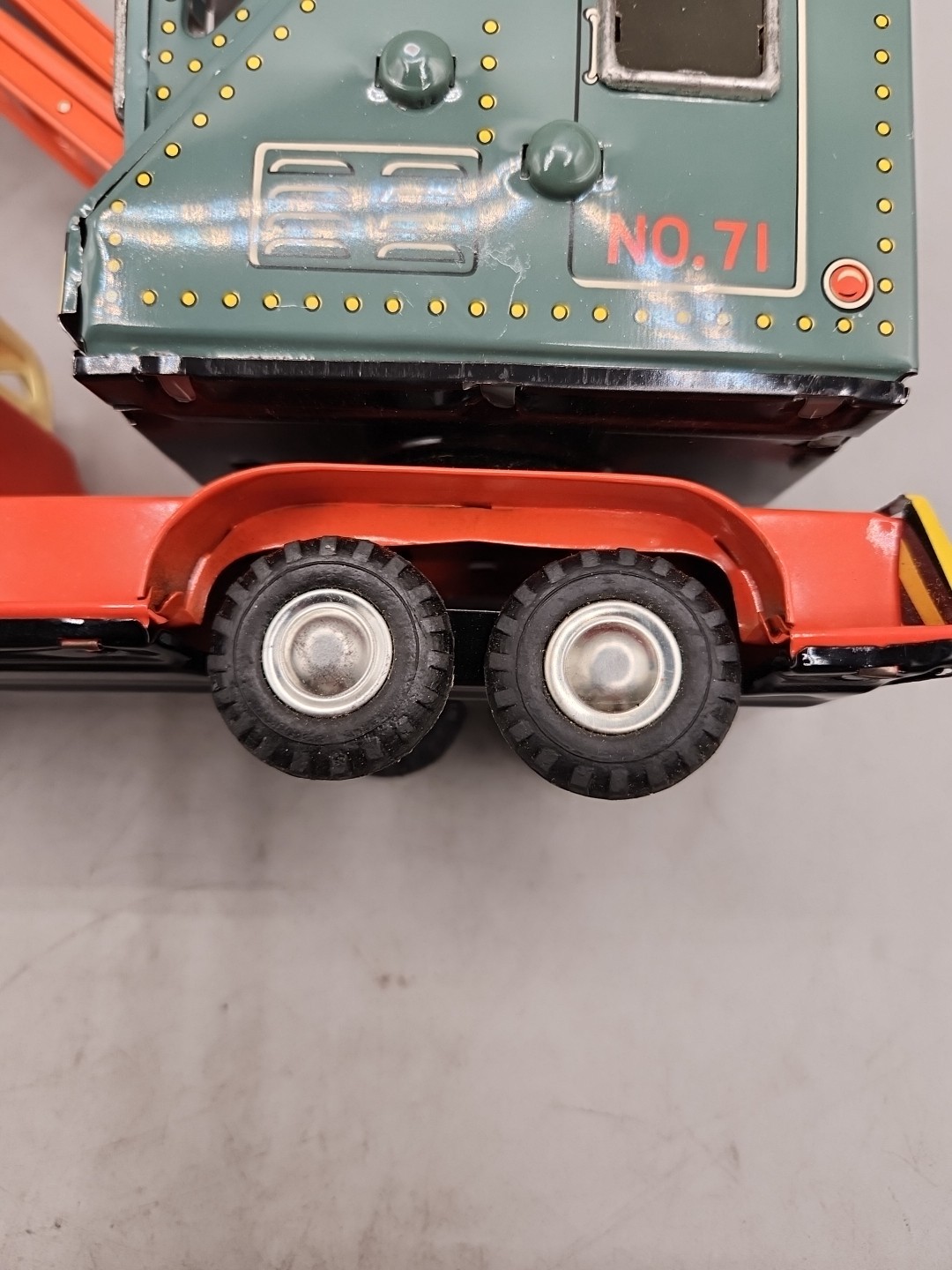 Vintage Tin Litho Daiya 267 Power Shovel Excavator Toy Friction Truck Excellent
