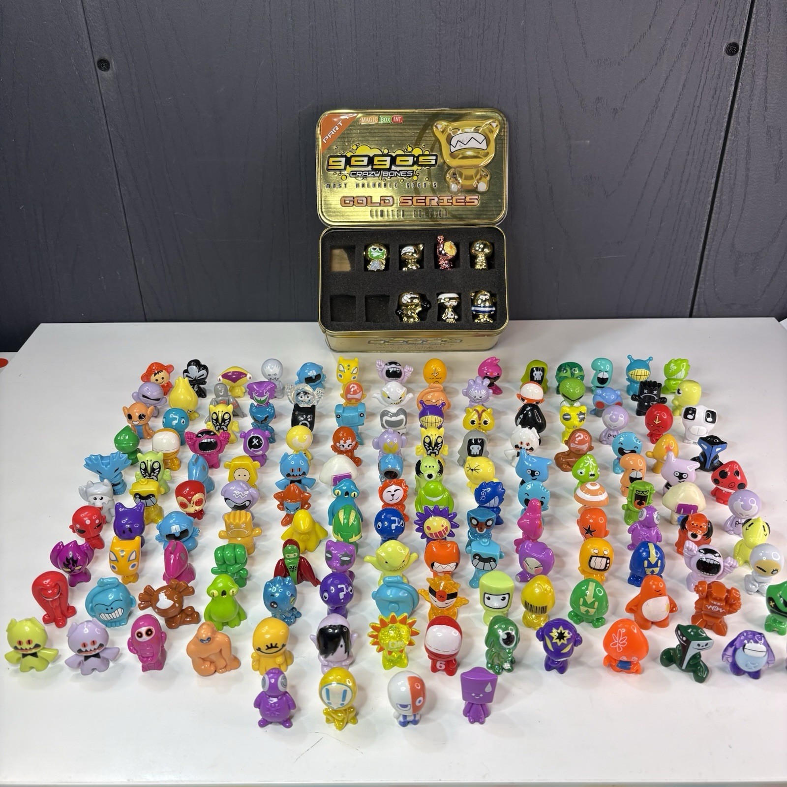 HUGE Job Lot 150+ Gogo’s Crazy Bones Figures Mixed Series Collection w/ Gold Tin