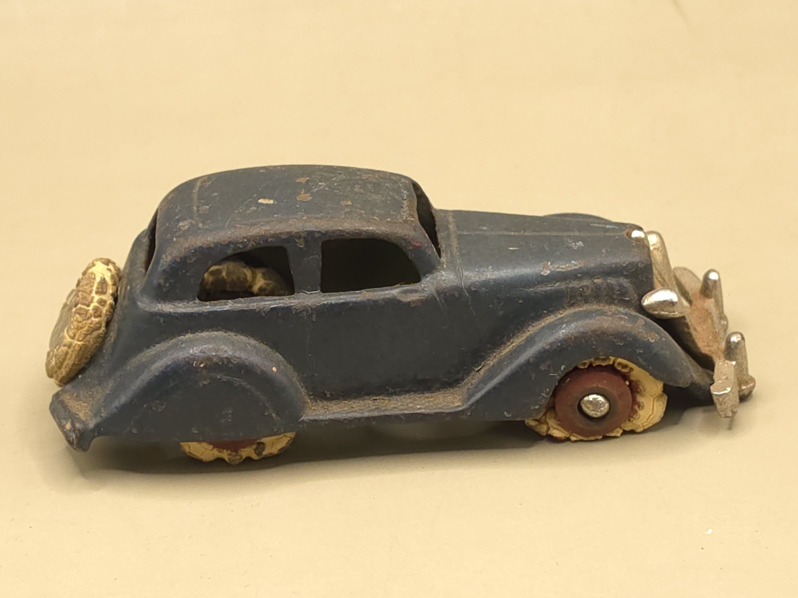 Rare Vtg 1930s HUBLEY CAST IRON TAKE APART STUDEBAKER TOWN CAR 4″ Blue Bad Tires