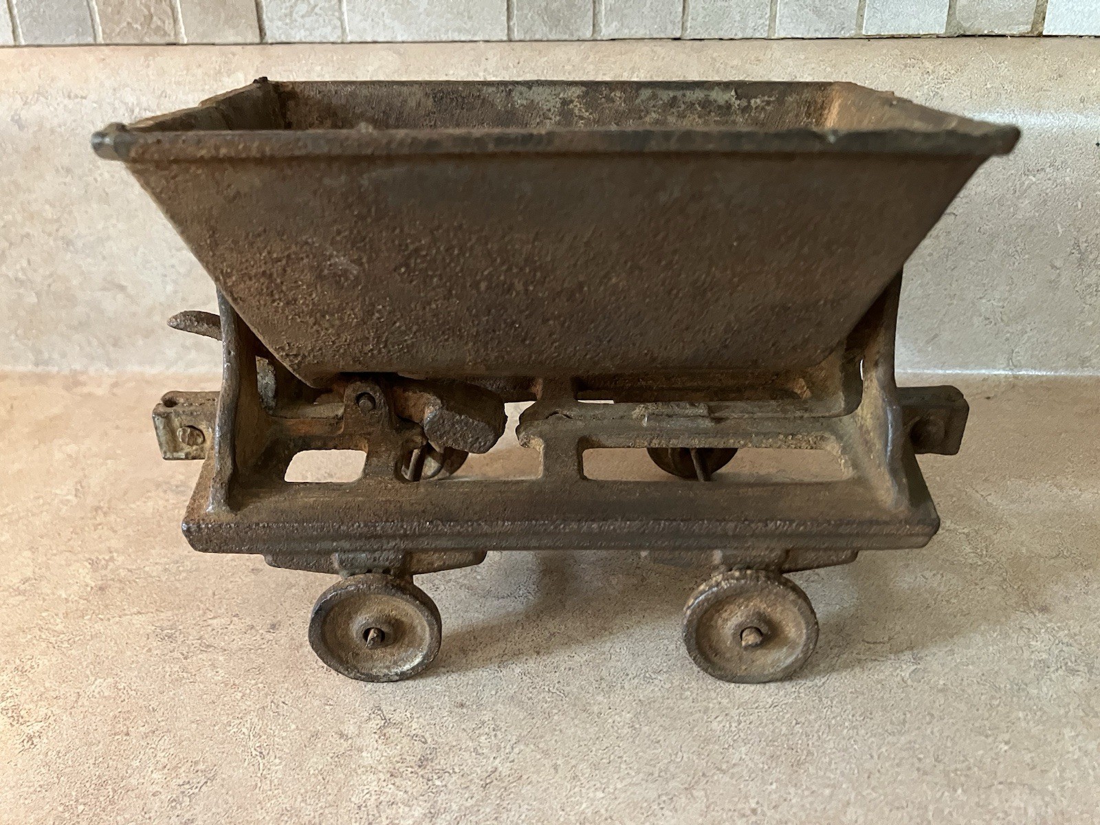 Hubley Cast Iron Toy Train Mining Ore Dump Car 1914 Predates Panama Gold