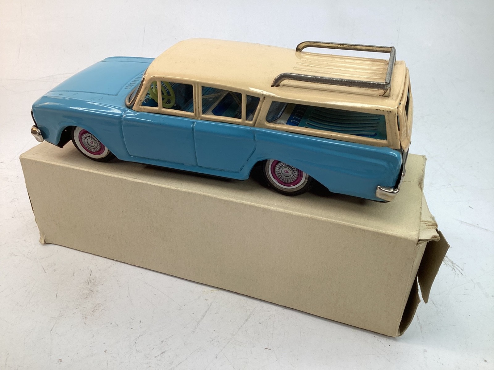 Vintage Bandai Tin Friction blue Rambler Station Wagon Japan -FREE SHIP (L10)