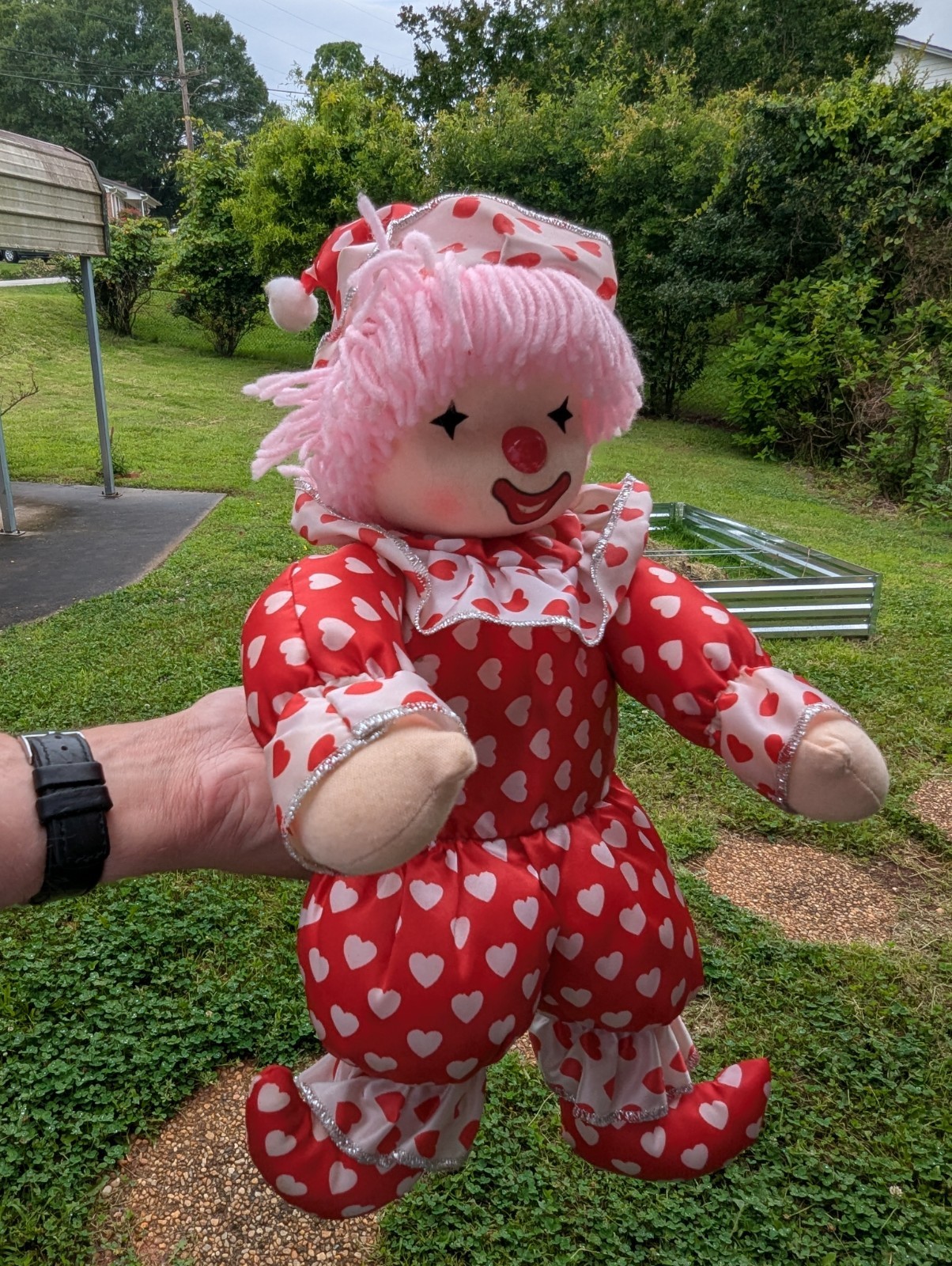 1986 Poter Musical Wind Up Clown Doll Moving Head Red White Hearts Xmas Music 9″